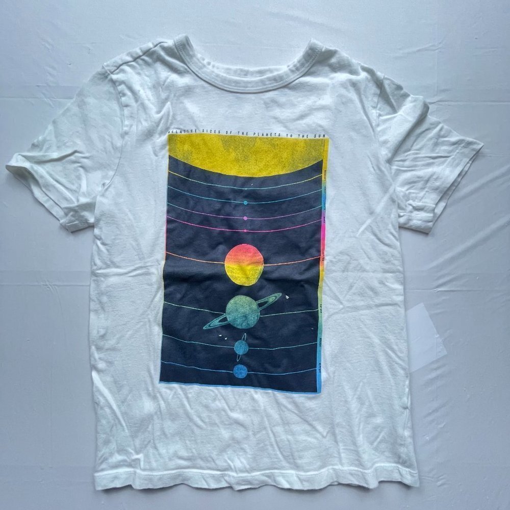 Gap Kids Boys White Planet short sleeve shirt Medium(8-9)